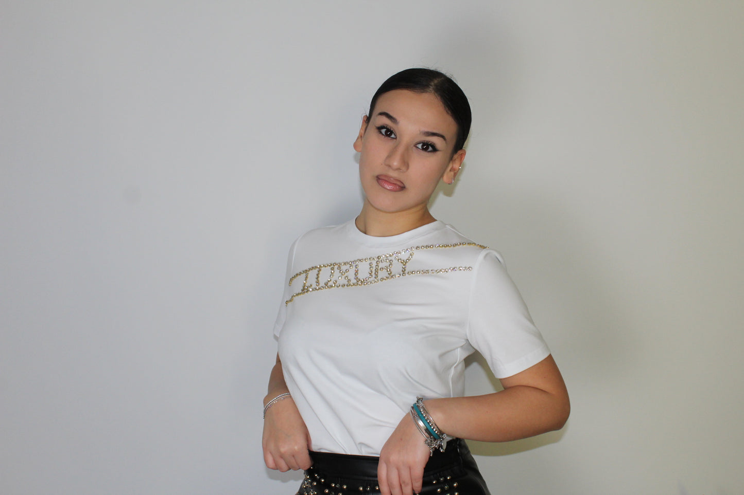 T-shirt Trash and Luxury White