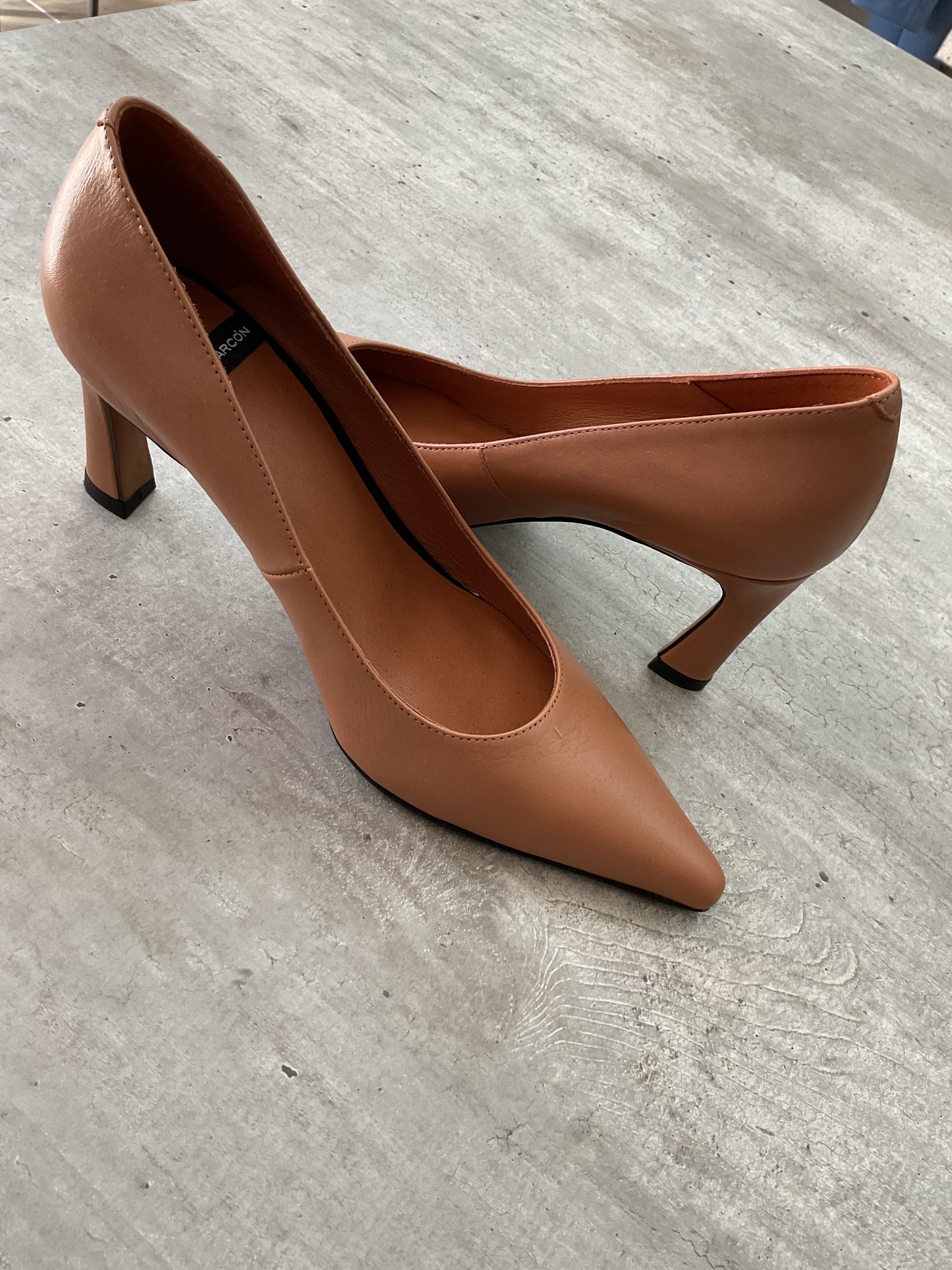 DÉCOLLETÉ ÁNGEL ALARCÓN