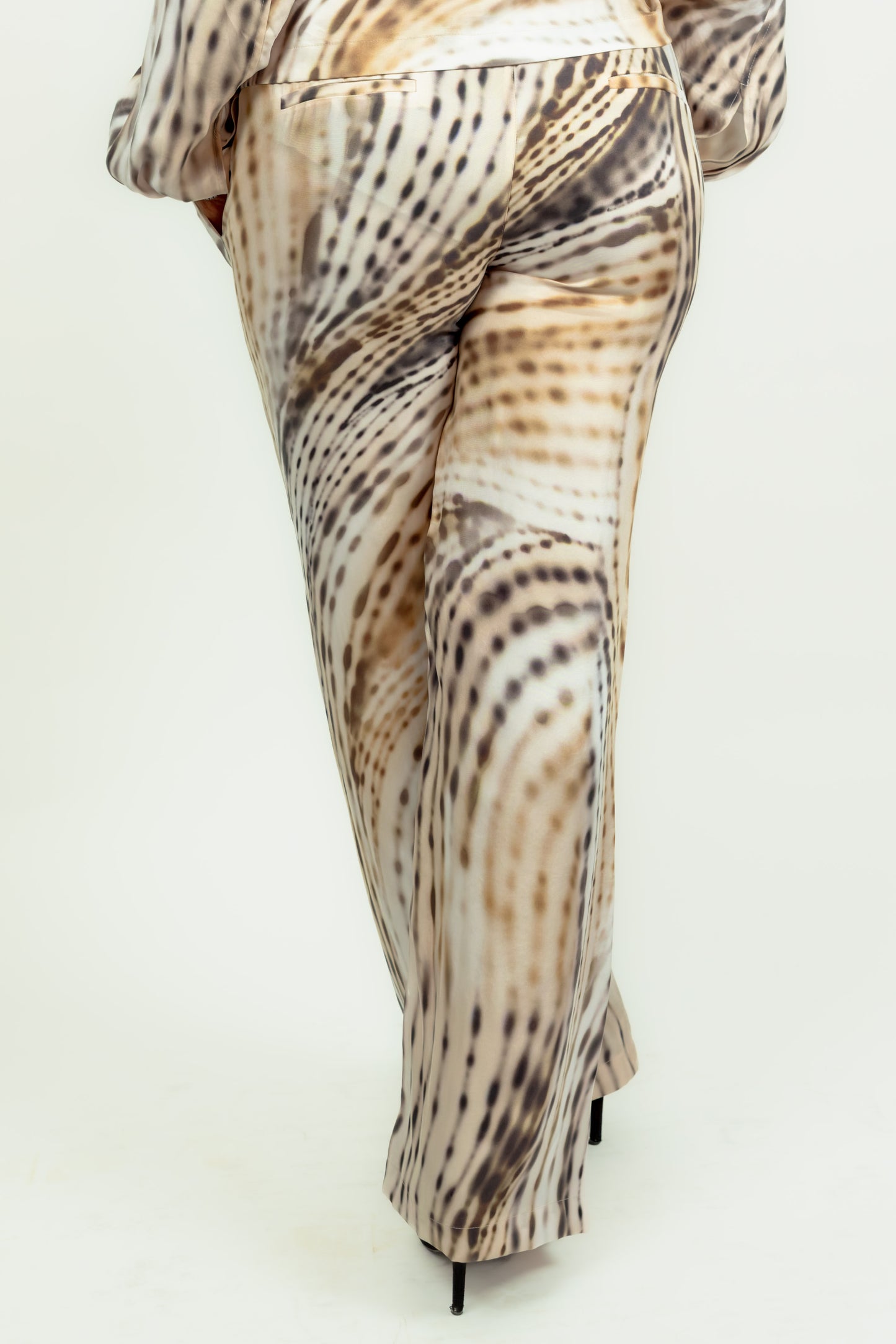 PANTALONE GUESS HELLBRAUN COMPLETO