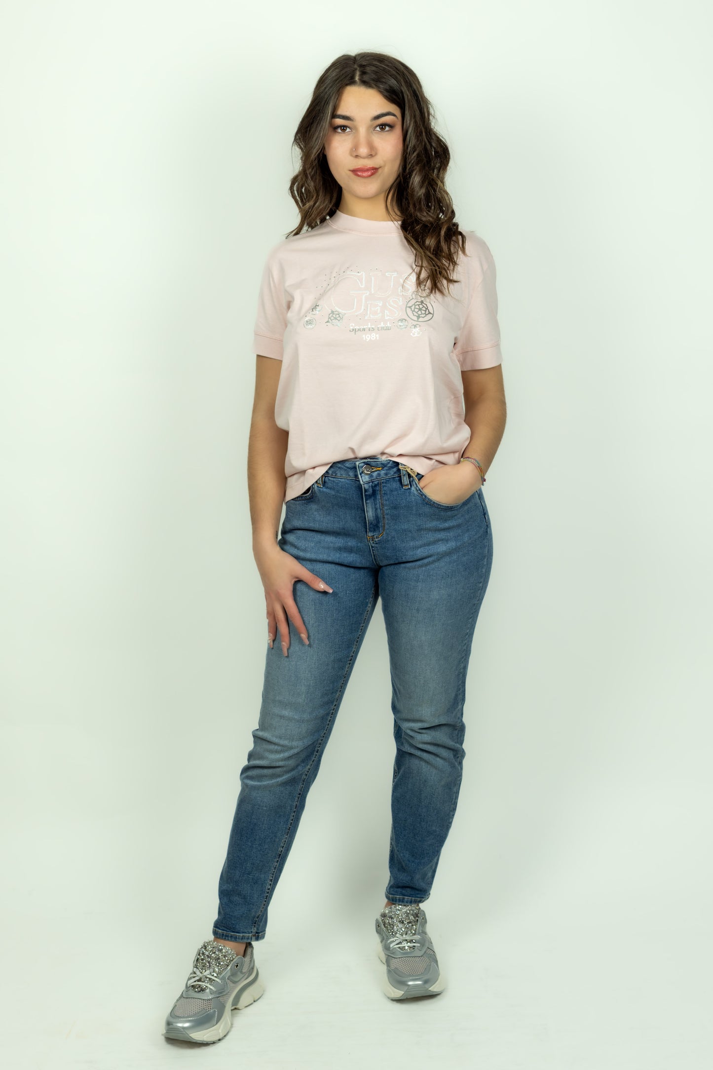 T-SHIRT GUESS ROSA SCRITTA RICAMI