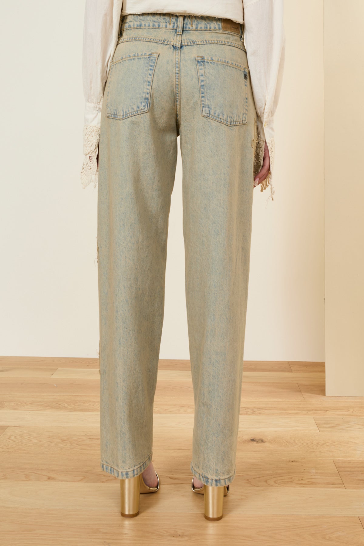 JEANS SOUVENIR DENIM CON RICAMI