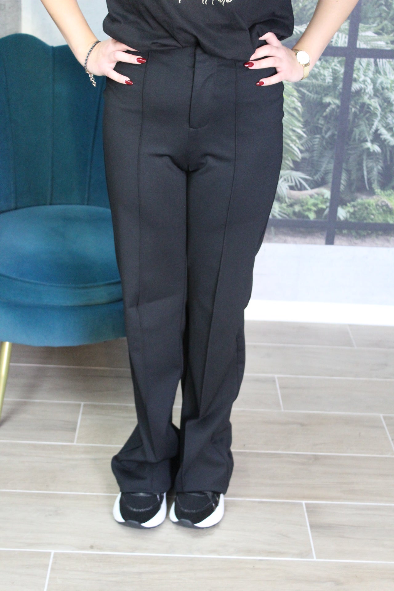 PANTALONE TUTA GUESS NERO SVASATO