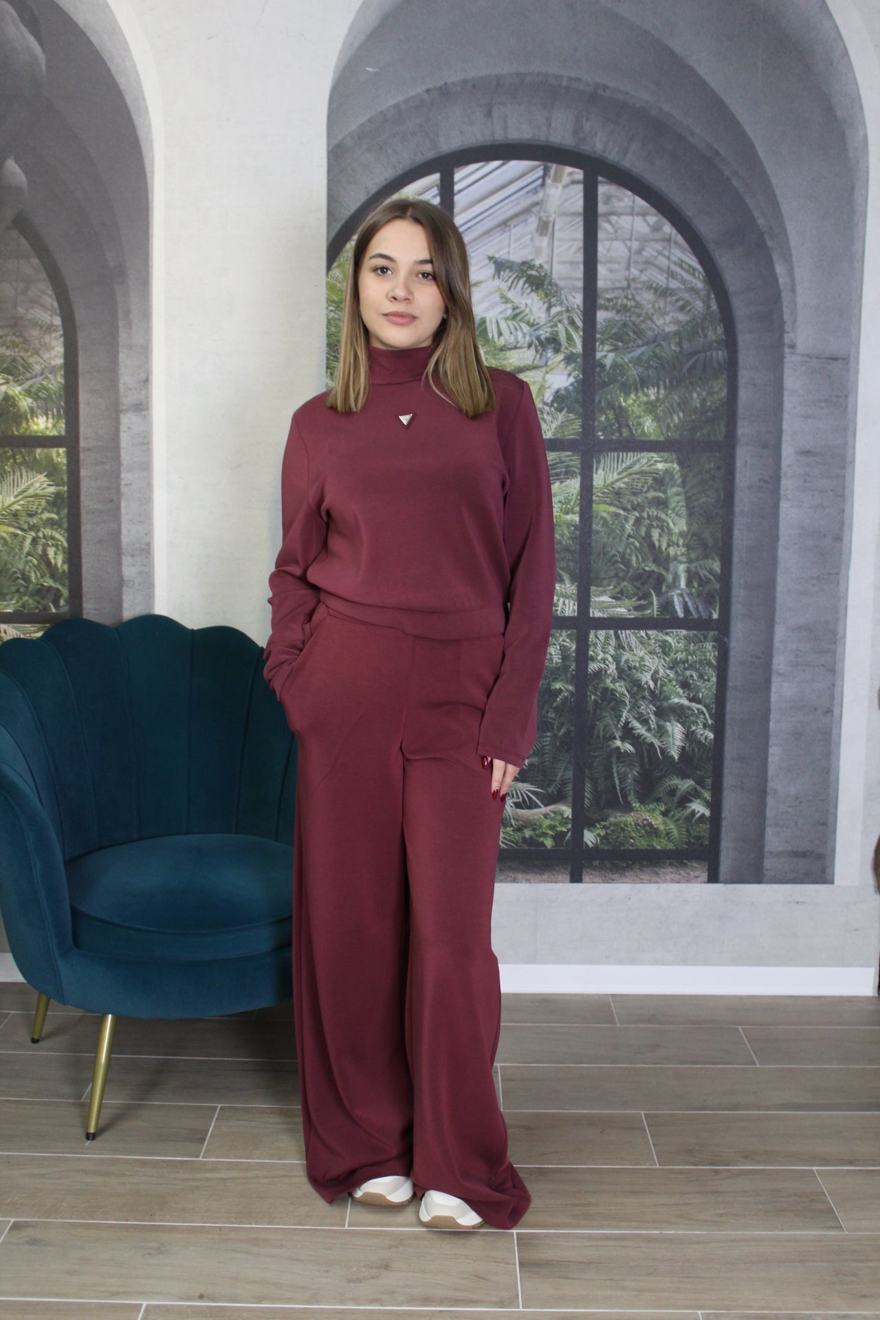 FELPA BORDEAUX GUESS