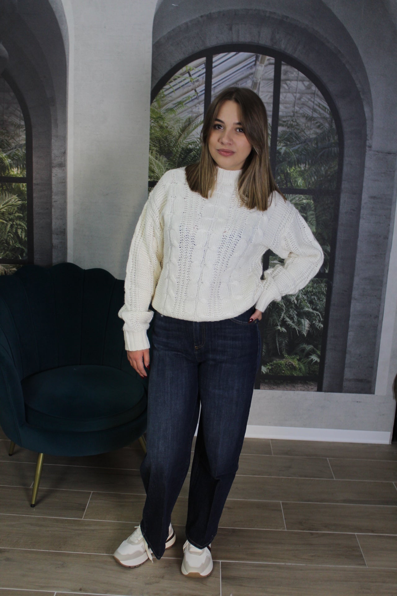 MAGLIONE GUESS RICAMI