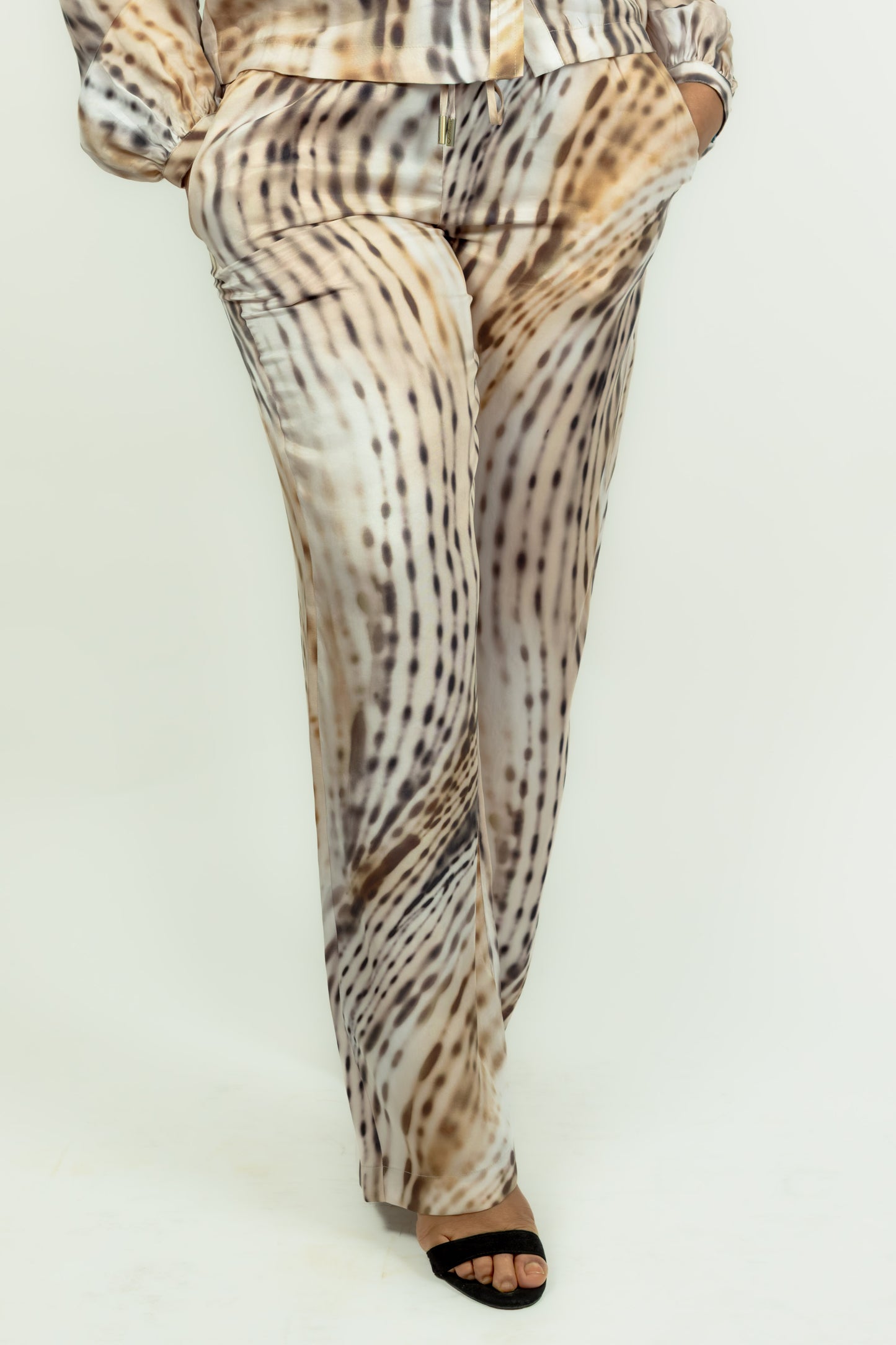 PANTALONE GUESS HELLBRAUN COMPLETO
