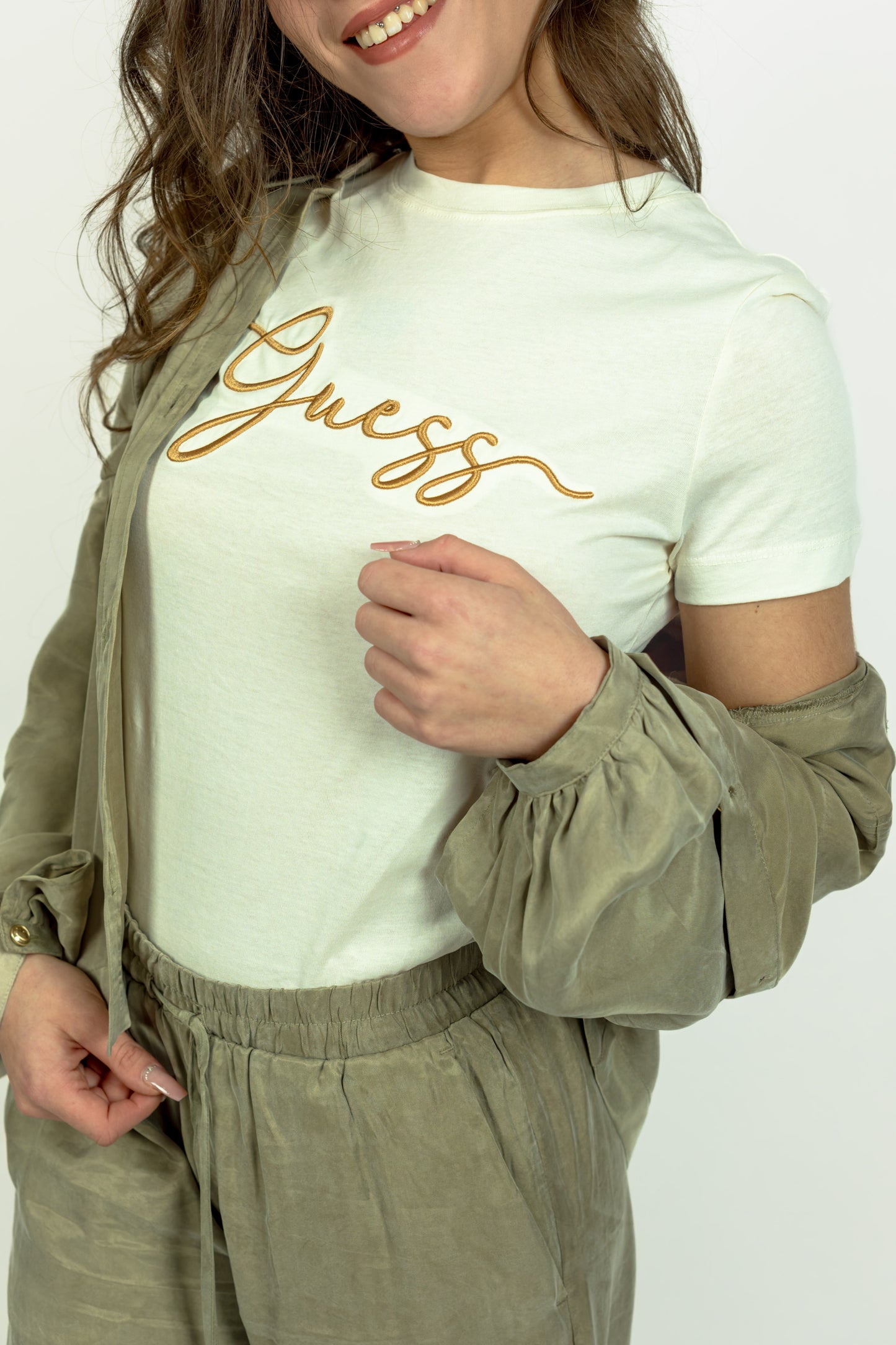 T-SHIRT GUESS SCRITTA