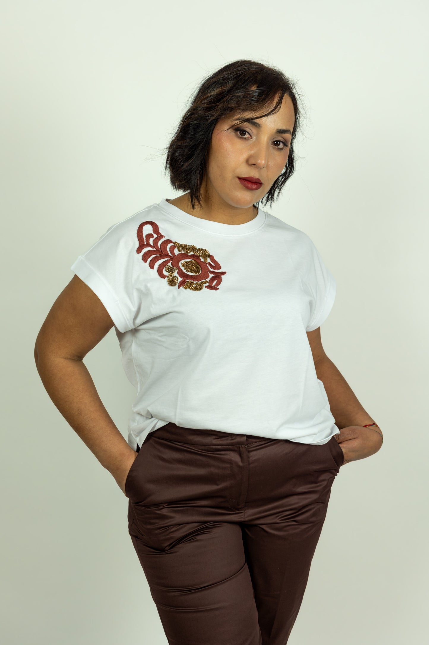 T-SHIRT KAOS RICAMO