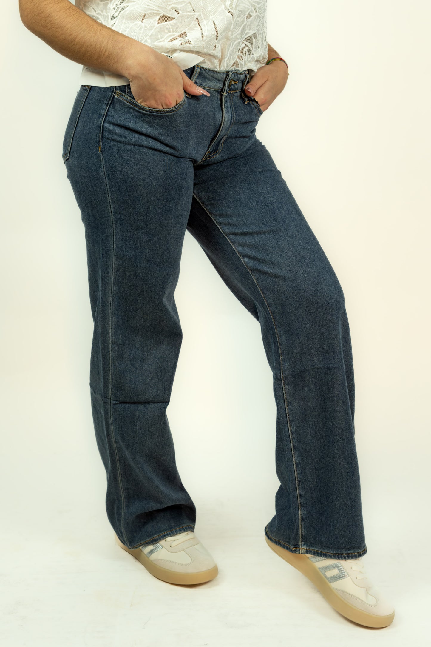 JEANS GUESS MID RISE SLOUCHKY GAMBA DRITTA