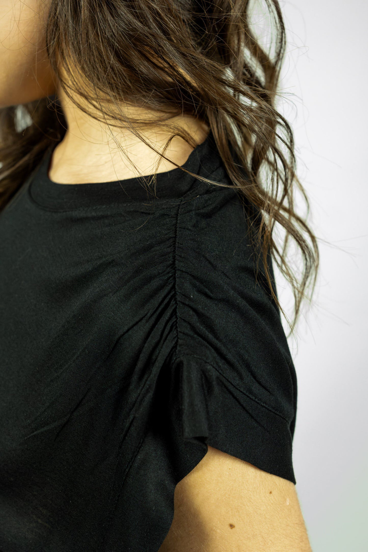 MAGLIA GUESS NERA