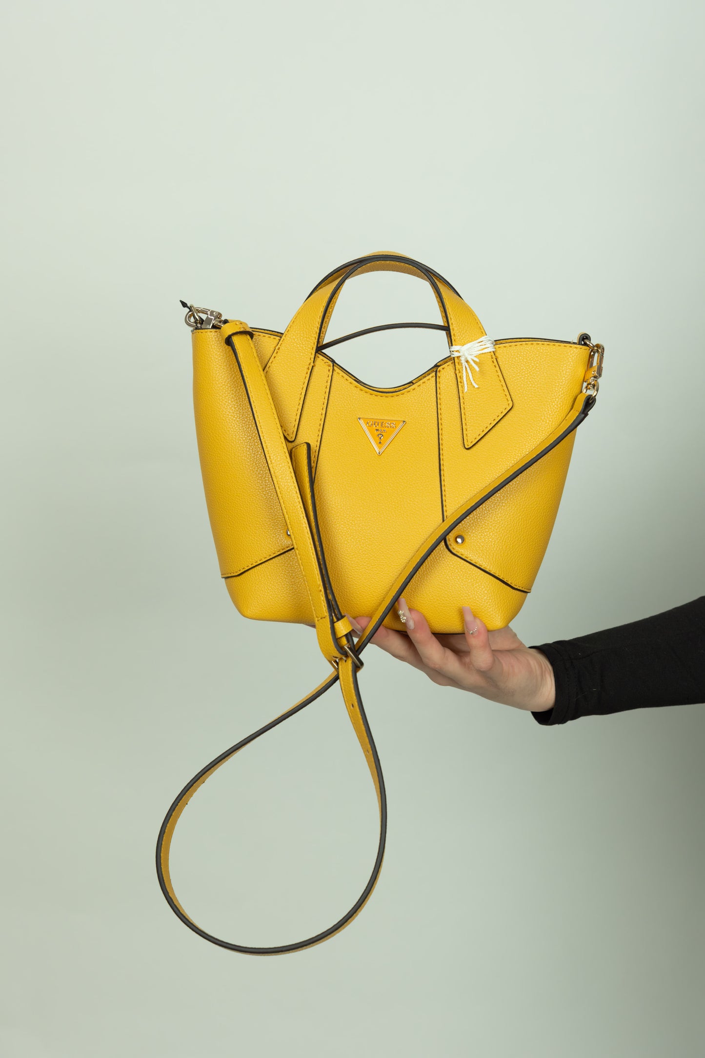 BORSA A MANO E A SPALLA GUESS GIALLA