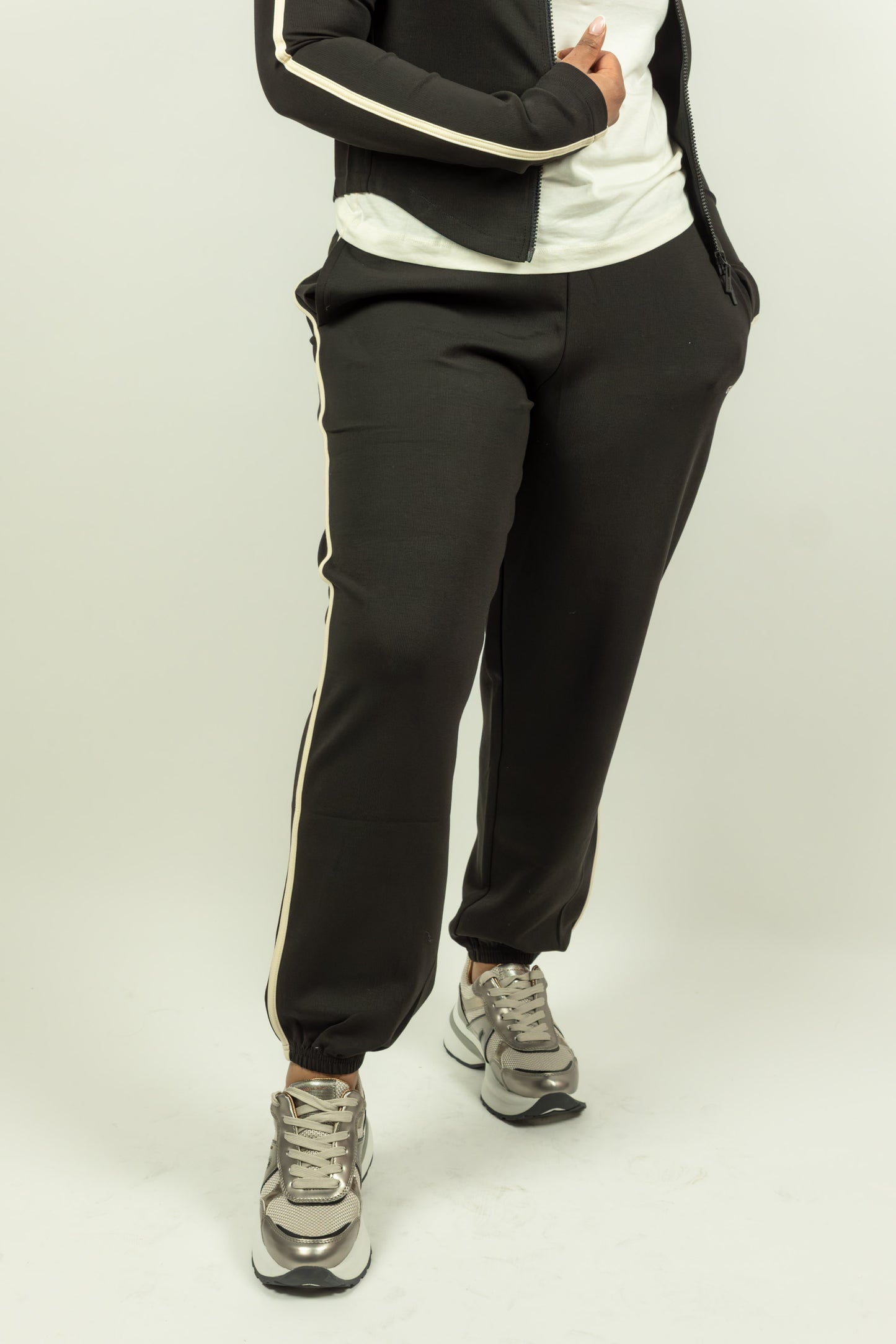 PANTALONE TUTA NERA GUESS