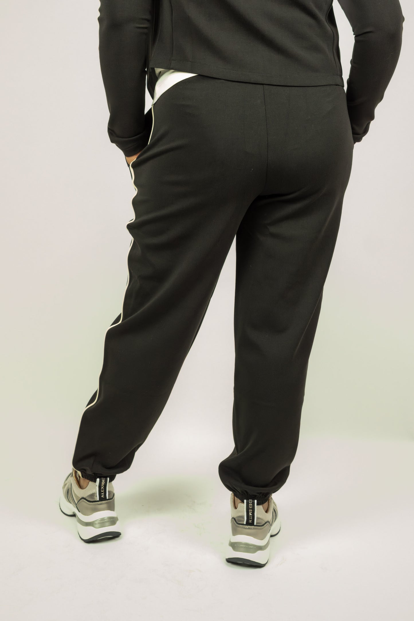 PANTALONE TUTA NERA GUESS