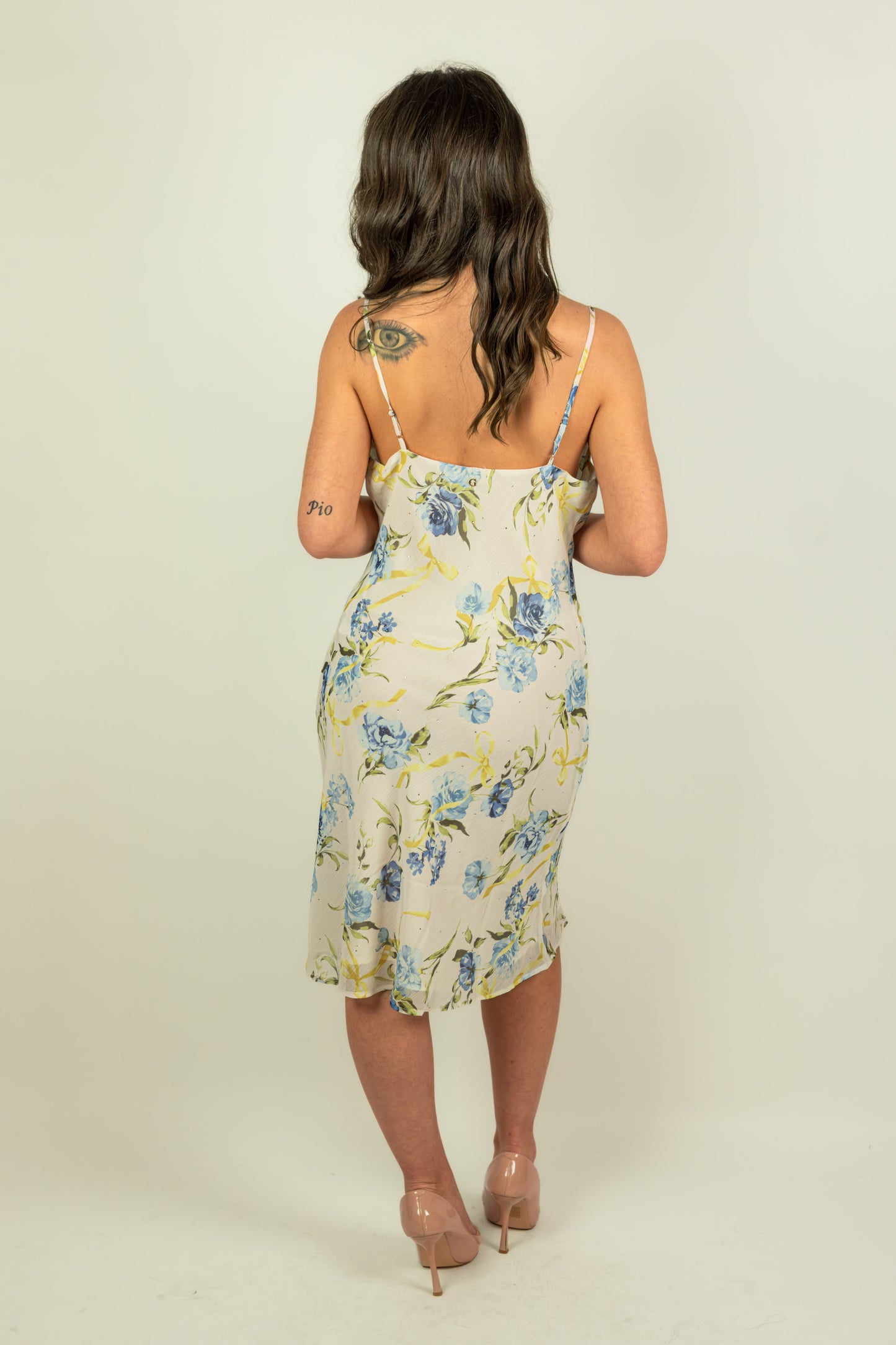 ABITO FIORI GUESS