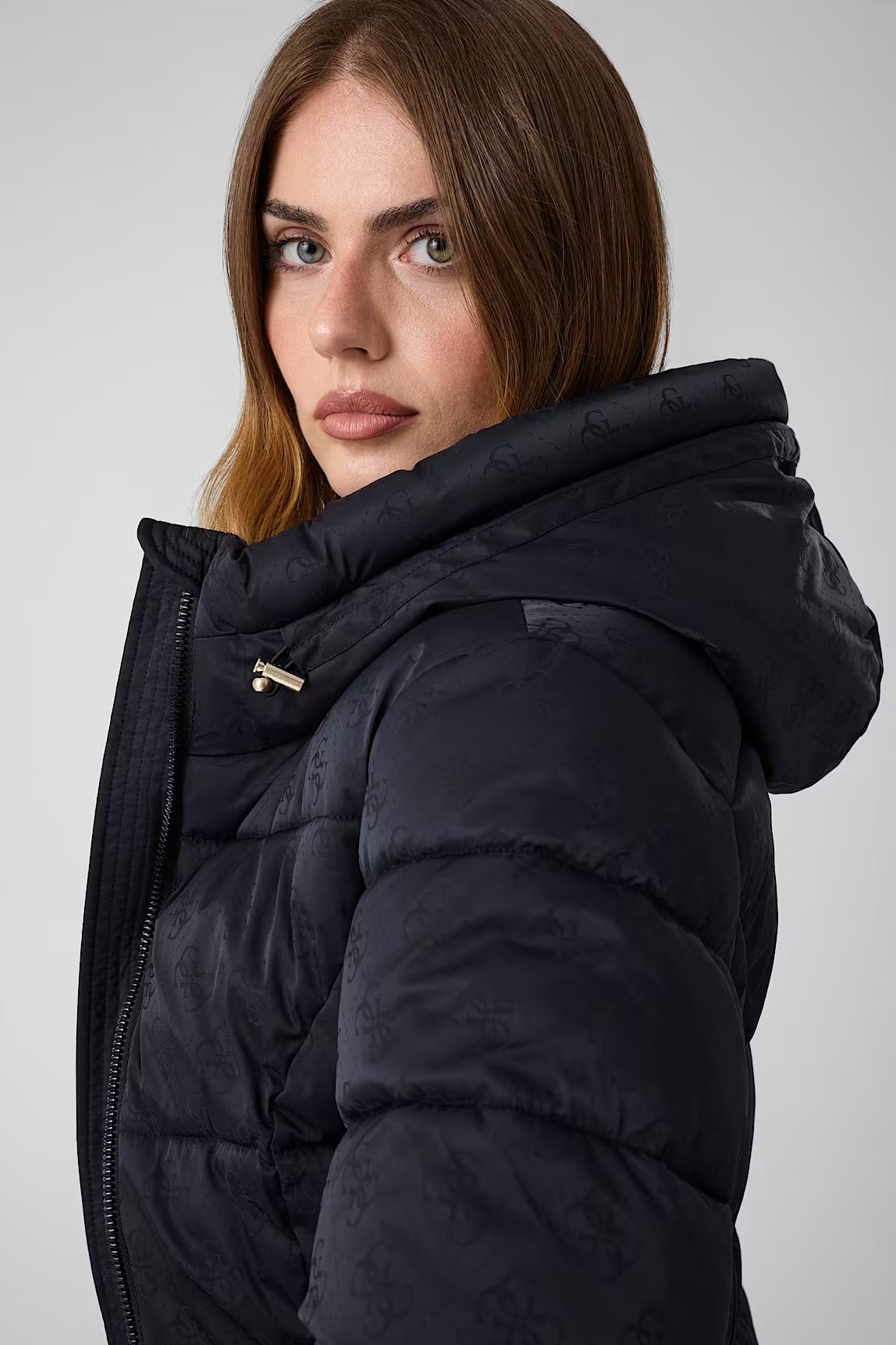 PIUMINO DI MEDIA LUNGHEZZA GUESS