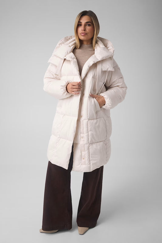 PIUMINO GUESS BIANCO MEDIA LUNGHEZZA