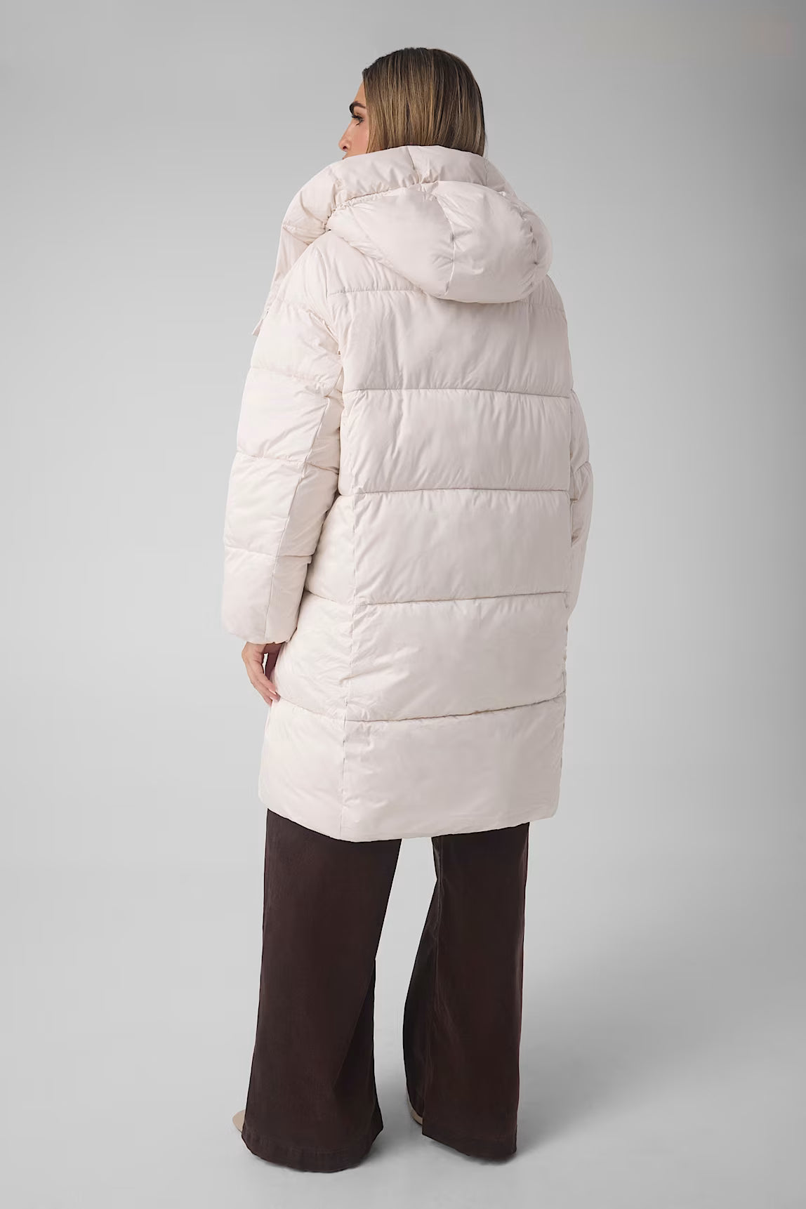 PIUMINO GUESS BIANCO MEDIA LUNGHEZZA