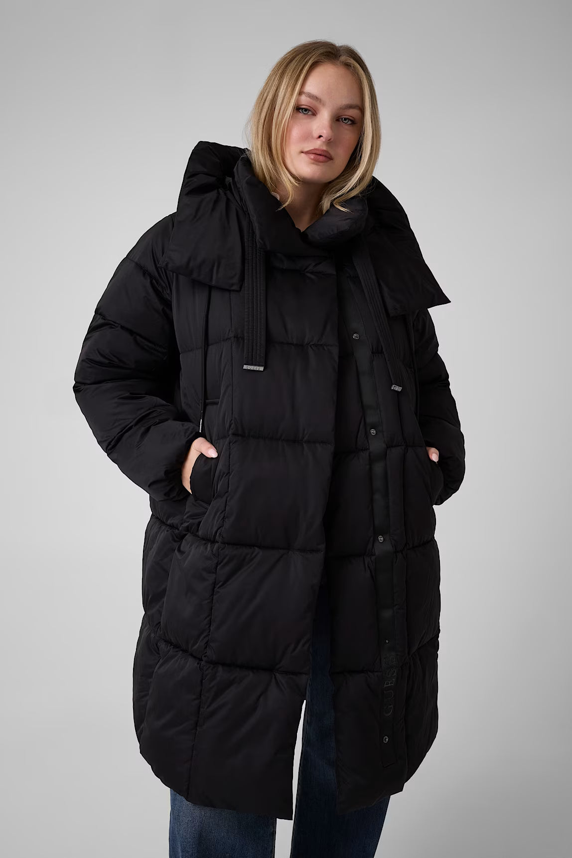 PIUMINO MEDIA LUNGHEZZA GUESS NERO