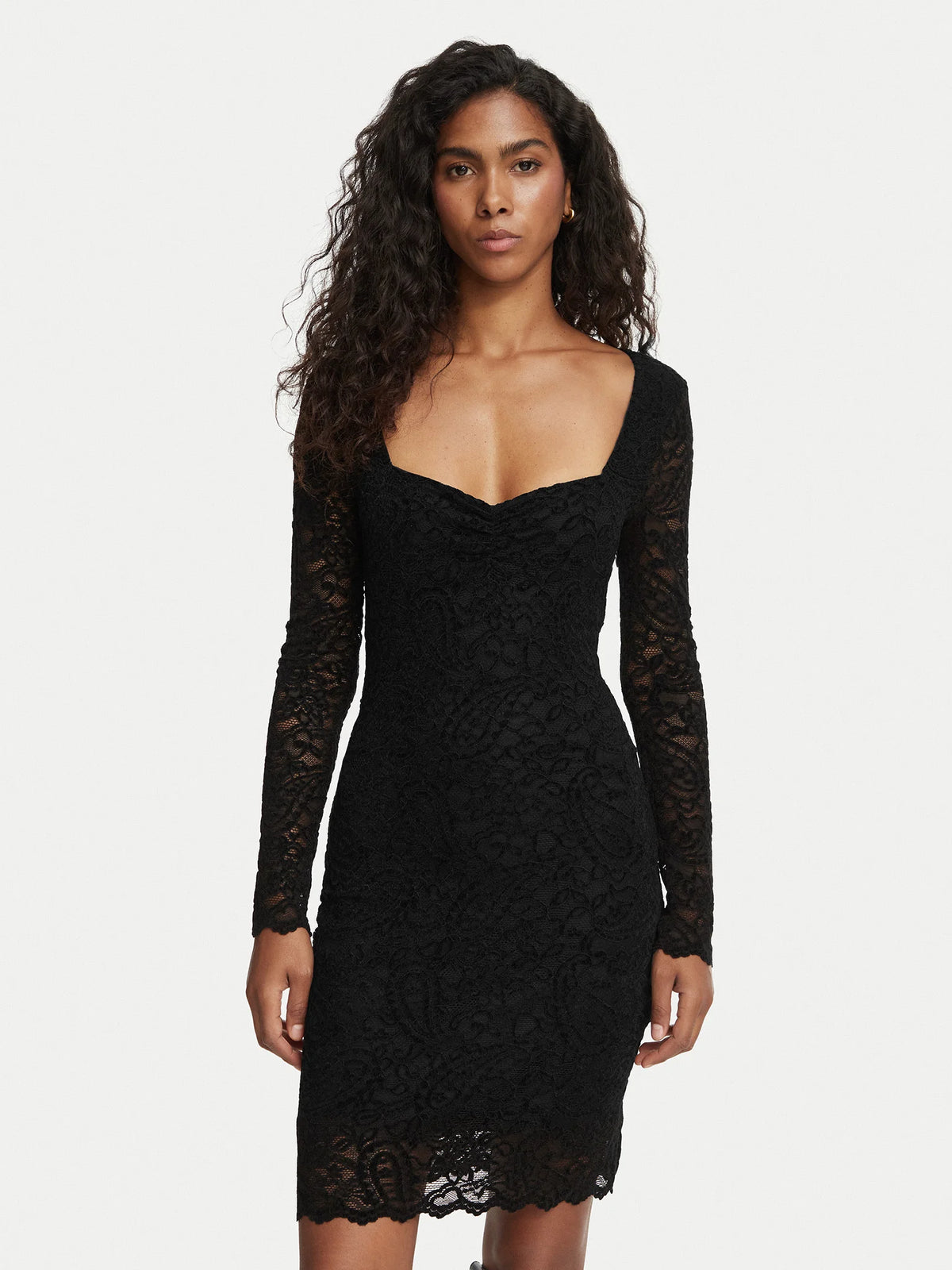 ABITO GUESS NERO IN PIZZO